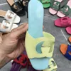 Slipper de verão feminino Glides Ladrinhas Sandálias Brand Sandals Salto plano Moda versátil couro Casual Flip Flip Flop