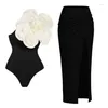 Dames badkleding handgemaakt zwarte 3D bloem geprinte één stuk set zwempak en sarong bodysuit strandkleding badpak bikini