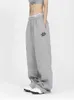 Frauenhose Capris Qweek Y2K Retro Star Sports Hosen Frauen Harajuku Retro Street Cloding Patch Arbeit Jogging Hosen extra großer Hip Hop Grey Sports Pantl2405