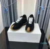 2024 Sneaker мягкая верхняя медовая резиновая волна подошва, которая изгибается около 05