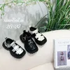 Sandals 2024 Summer New Childrens Shoes Non Slip Girls Princess Little Leather with Sole Sole و Hollow H240510
