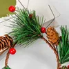 Decoratieve bloemen Kerstmiskrans Pinecone dennennaald slingeren feest pography rekwisieten thuis vakantie ornamenten