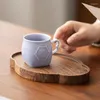 Theekopjes elegante kleine waterbeker keramische huishoudelijke kantoor koffie koffie in reliëfmok met handvat theekopje