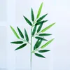 Dekorativa blommor 10/2st grenar Gröna konstgjorda bambublad Silkduk Växt för bröllopsdekoration Hemmakontor