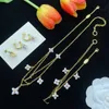 Brincos de pulseira de colar de moda para novas roupas de moda Brincos de diamante completo Brincos de pulseiras clássicas Brincos de prata de ouro com caixa de presente