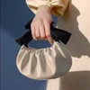 Moda ręczna modna jakość wysokiej francuskiej torby damskiej nowa mała 240315 Bow Summer Cloud Crossbody Bag i JQwif