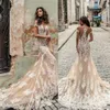 Vestidos de noiva de champanhe Julie Vino 2020 Off Off ombro Decote profundo decote de decote de noiva Vestido de noiva de renda de trem de renda personalizada feita 205y