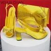 Sandálias de verão design italiano design clássico para feminino saco de renda de cor de splicing correspondente sapatos de festas de casamento africano e conjunto