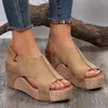 Scarpe eleganti calzature estive piattaforma nere sandali a cuneo per donne in gomma intera peep punta elegante donna sandalie di grandi dimensioni 43