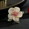 Brooches Rhingestone Vintage Fleur pour femmes Mariage Broche Robe Party Mabinet Elegant Crystal Peps Blossom