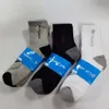 Chaussettes masculines Nouvelles chaussettes de sport semetées à serviette une carte trois paires de chaussettes noires blanches et gris à mi-longueur ycfu