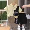 Ensemble de vêtements Western Baby Boys Boutique 2024 Summer Summer vertical Stripe-Down Cold-Down Shirts à manches courtes et shorts Tenue de garçon