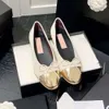Designer schoenen Paris merkontwerper Black Ballet Flats schoenen vrouwen lente gewatteerde echte lederen slip op ballerina luxe ronde teen dames jurk schoenen