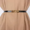 Belts Factory Ajustement pour les femmes Couleur en or vif boucle de fleur rose ceinture mince put cuir en cuir lisse de surface robe fille