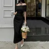 Vestidos sexy urbanos Primavera/verão Europeu e American Single Line Pleated Dress Ultra-FiLin Fit Ultra-Thin Flit Bottom Dressl2405