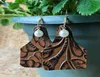 Cow Tag Pearl Embonsed Leather Earrings For Women Vintage Boho Western Style Jewelry Cowgirl Handmased äkta Cowhide Leather9102927