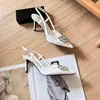 Berömda sandaler pumpar Cagole 60- 80 mm Italien mode kvinnors spetsiga tår silver knapp rött patent läder fotled designer aftonklänning sandal höga klackar eu 34-42