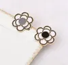 Designer Classic Retro Black White Flower Double Letter Stud Long Sangle Drop Boucles d'oreilles Luxury Marque Pearl Crystal Rhinestone Weddi7297897