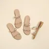 Pantofole 2024 Summer Fashion Weel Tach Ladies Sandals Rhinestone per donne Corea Sweet Flat Donne Shughes Scarpe