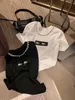 Dames T-shirtontwerper Netizen 2024 Handgemaakte kettingbrief Small Short T Volledige afdruk Jacquard Taille Ribbon Casual veelzijdige mouw 2apt