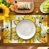 Tableau de table 4pcs Spring Placemats pour manger des abeilles fleuries tapis 12x18inch