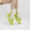 Terlik 2024 EVA Nefes Altısı Anti-Slip Giyim Dayanıklı Küçük Kelebek Ayakkabıları Erkek ve Kadınların Düz Renkleri Yumuşak
