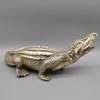 Figurines décoratines Crocodile Statue Metal Animal Sculpture Modèle de simulation Home Decoration Copper Crafts Office Bureau