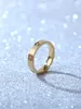 Anneau de couple de vie sérieux Sixdiamond Ring pour hommes et femmes avec un diamant de tempérament élégant incrusté de chariot anneaux originaux C à la maison