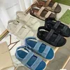 Sandalias de diseñador Mujeres Loafer Golden Buckle Sliders Slides Canvas de mezclilla Zapatos casuales Plataforma de bordado Summer Beach Casual Rubpo Solipador Sandalia de marca Slipper