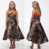 Yeni Hi-Lo Camo Düğün Çiçek Kızlar Elbiseler Spagetti Kayışları Bir Çay Uzunluğu Junior Nedime Elbiseleri Kızlar Pageant Elbiseleri 343T