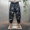 Herenbroek 2024 Winter Winddichte en warme herenleren broek met koude weerstand en fluweelverdiking Mode Jeugd strakke borst Casual PantsL2405