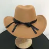 Berets Cowboy Fedora Hat Men's Wool Felt Ladies Rouled Edge Cowgirl Jazz avec le cuir Knight Grand Panama
