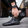 Botas clássicas de couro genuíno genuíno primavera masculina plataforma quente neve punk motocicleta ao ar livre Sapatos de trabalho