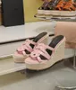 Летний бренд Bovary Cassandra Wedge Sandals Shoes Shoe Leather Square Toe Mule Hoing Lady Sandalias Дизайн свадебное платье Eu35-43.box