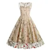 Robe en tulle florale vintage de la femme