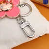 Designer Keychain Multi-Color Luxury Keychain Kvinnlig manlig brun läderväska Purse Lanyard Gold Plated Accessories Keychain Car Keychain with Letters Top117