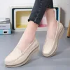 Dress Shoes 2024 Spring en herfstseizoen Flat Bottom Slope Heel Sponge veelzijdige dikke zool moeder casual dames singles