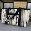 24SSS ISABEL MARANT NOUVEAU COUVANT CONRÉPLACE CONCEPTION MARANT MARANT EXTACTATION LETTRE COMMÉNATION SAG SAGLES LETTRE IMPRIMÉ ONE SAG TOTE SACHAGE SACHAGE