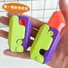 Dekorativa figurer 3D Printing Gravity Knife Cub Hoppande liten rädisa minimodellhänge Push Card Dekompression Toy Fjäril