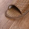 Kapcie Bamboo rattan miłośnicy domu drewniana drewniana mata słomy letnia sandały wewnętrzne łazienka zapatos mujer