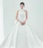 Koreansk stil lång halter satin bröllopsklänningar med fickor a-line elfenben ärmlöst svep tåg blixtlås tillbaka enkla brudklänningar med båge för kvinnor