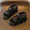 Sandalen zomer nieuwe kinderschoenen open teen meisjes kleine geurige strand kleine prinses zachte zool comfortabel H240510