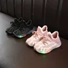 Sneakers 2023 Spring/Summer New Childrens Shoes Girls Luminous Flashing Coconut Mens Socks Baby Walking Fashion H240510