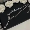 Colliers de créateurs Boutique Perle Resin Collier de chaîne en cuir percé de haute qualité Pendante Pendre Foom Womens Choker Collier Bijoux de Noël cadeau