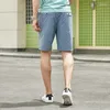 Herrenhosen, die Lücken in Sommer -Slim Sport Trendy Shorts aufnehmen