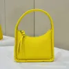 12A Luxus fluoreszierende gelbe Mini-Unterarmtasche reine handgefertigte exklusive kundenspezifische Kalbskalfkelchen handgenähte Pendlertasche Frauen Crossbody Tasche Einfacher Freizeitbag