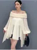 Blouses pour femmes Qing MO 2024 Summer Femme Blouse Blanc Blanc Black Murffon Shirt One Line Coul Off Boître à manches longues Top irrégulier QM106