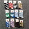 Herrensocken das gleiche finnische Orchideenmuster in der künstlerischen Mittelröhre kann als nische leichte Luxus -Instagram -Trend -Socken verwendet werden i3qh