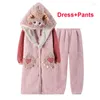 Frauen Nachteile Plüsch Nachthemen Anzug Frauen Männer Langarm Cartoon Tier Cosplay Pyjamas Set Winter Flanell süßes Kapuzen -Schlafhaus