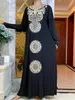 Etniska kläder 2023 Dubai Elegant Black Abaya Prayer Long Slve Dress for Muslim Islamic Women Embroidery Rhinestone Clothes Arab Turkish Robe T240510